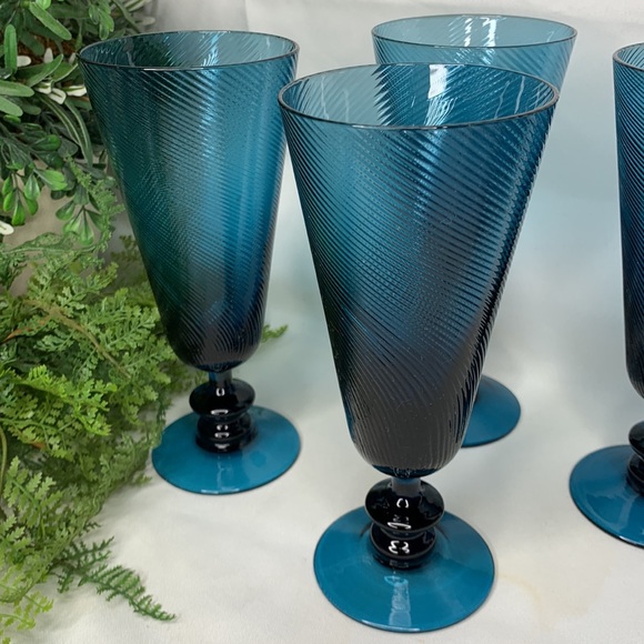 Set of 4 amazing deep blue swirl glass ice tea glasses / beer pilsners - Picture 2 of 10
